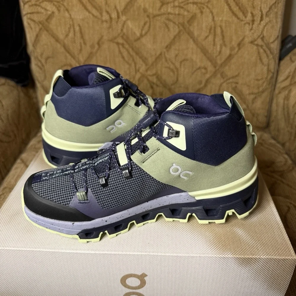 On Cloud Cloudtrax Womens Size 6.5 Hiking Boot Purple Navy Green Shoes 53.99053 - Picture 3 of 7